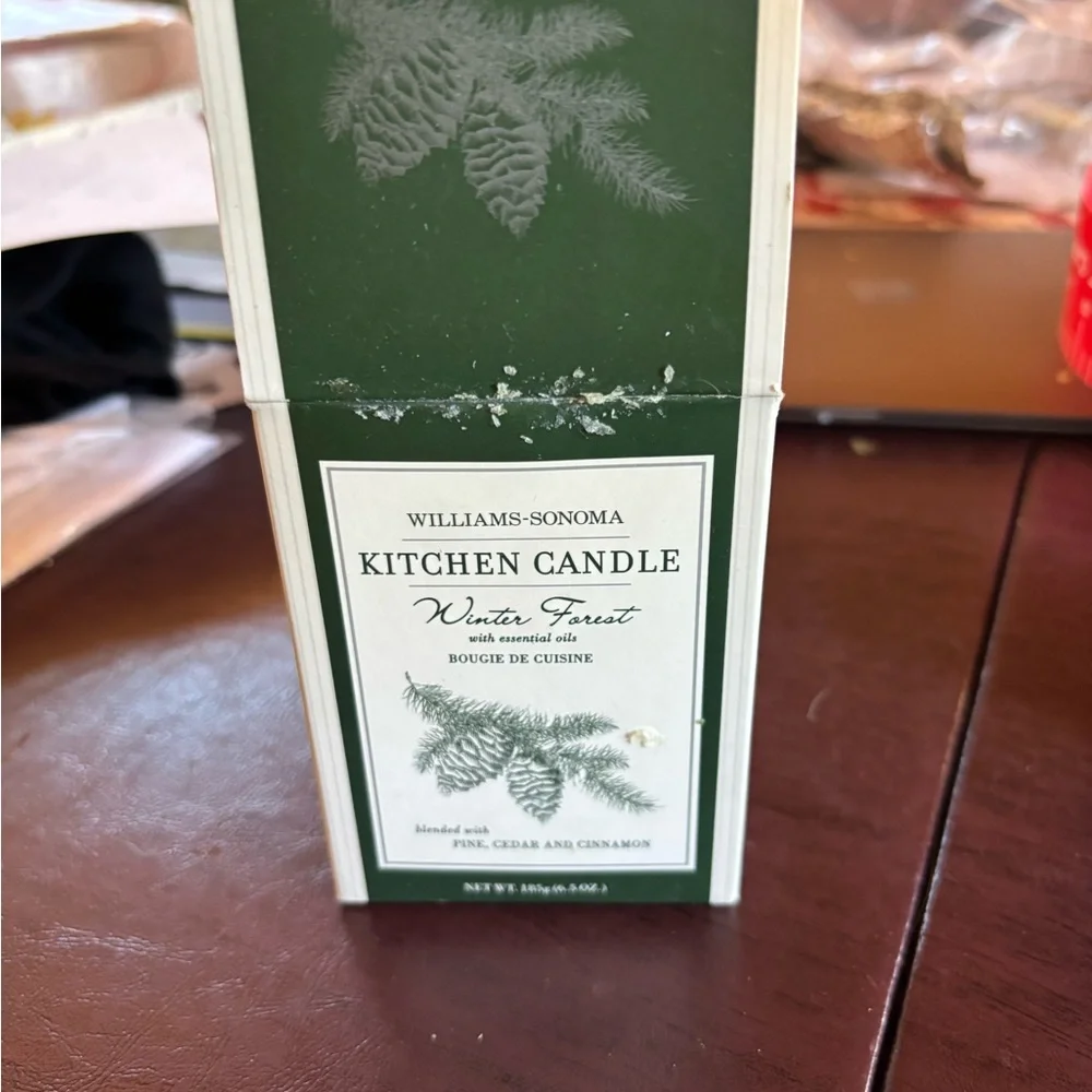 Williams Sonoma Kitchen Candle - Green with Gold Lid